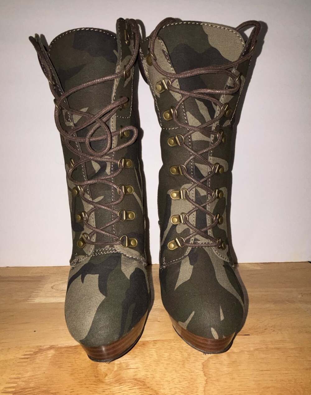 Shoedazzle Daylene Camouflage Lace Up Stiletto Booties